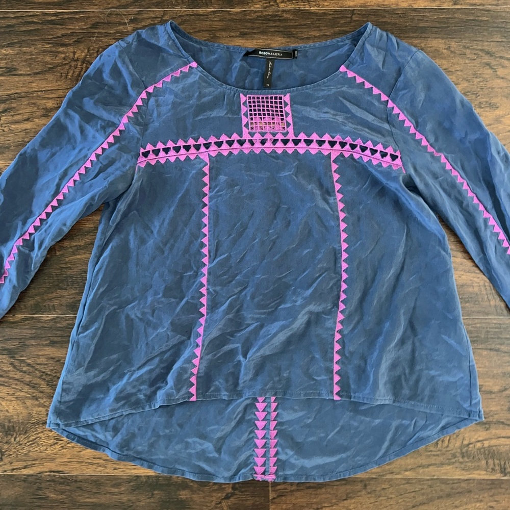 BCBG Maxazria Navy Blue Purple Silk Embroidered 3/4 Sleeve Top Blouse XS